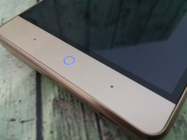ZTE Blade A711 design scaled ZTE Blade A711 design scaled