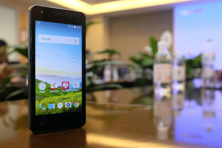 smartfren andromax e2 plus berdiri smartfren andromax e2 plus berdiri