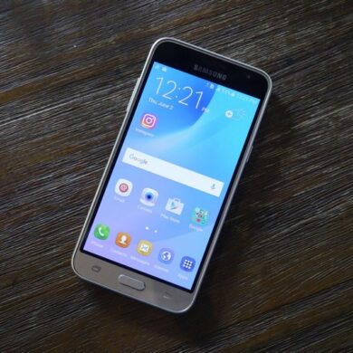 Launching Samsung Galaxy J3 2016 1