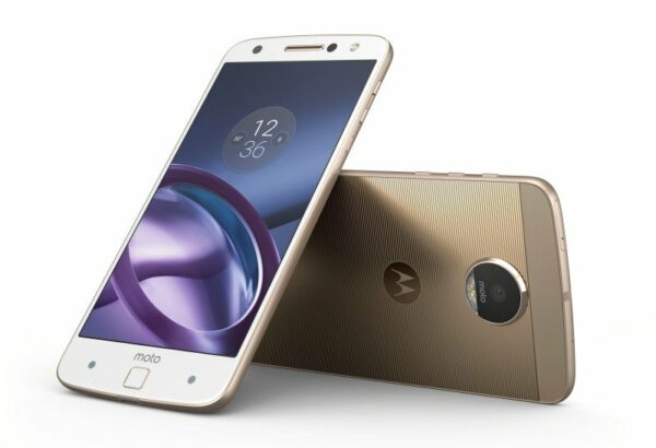 Melihat Lebih Dekat Smartphone Modular Lenovo Moto Z dan Moto Z Play 25 Moto Z Front Back Combo