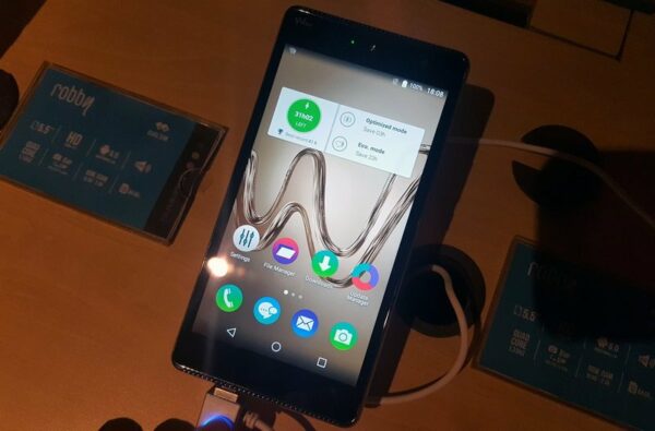 Andalkan Dual Microphone dan Dual Speaker, Wiko Robby Meluncur di Indonesia 21 Wiko Robby 1