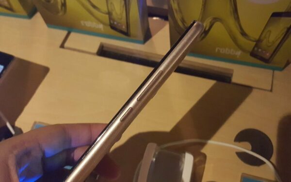 Andalkan Dual Microphone dan Dual Speaker, Wiko Robby Meluncur di Indonesia 23 Wiko Robby 3