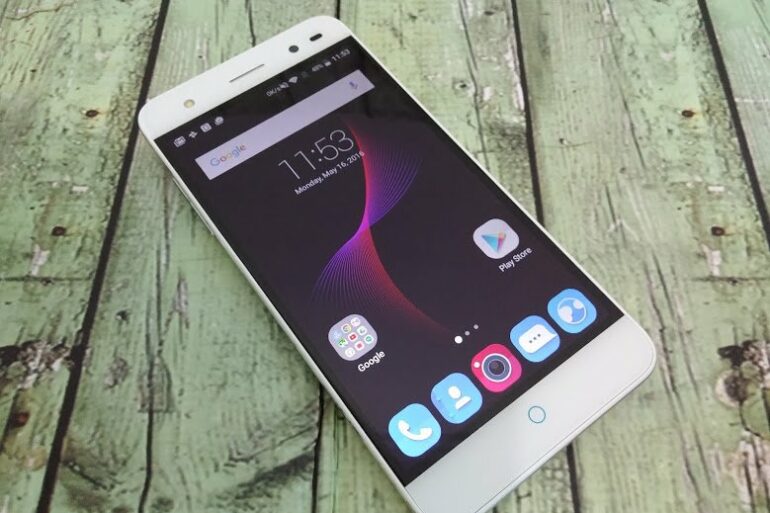 ZTE Blade V7 Lite display