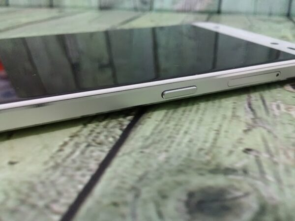 Review ZTE Blade V7 Lite 21 ZTE Blade V7 Lite slot