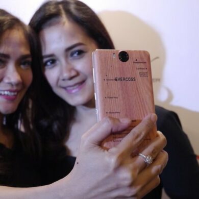 Launching Evercoss Elevate Y2 Power 1