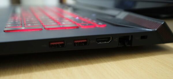 Review Lenovo IdeaPad Y700 26 Lenovo IdeaPad Y700 1