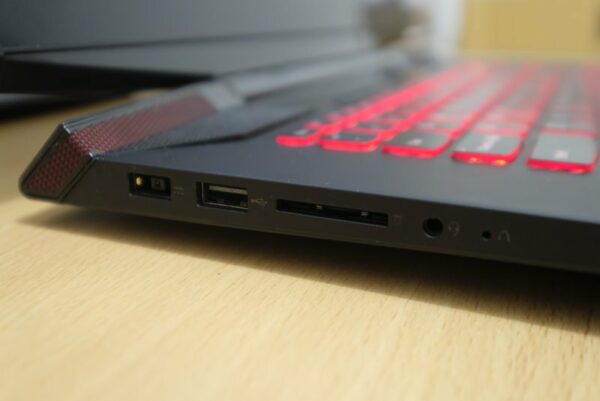 Review Lenovo IdeaPad Y700 25 Lenovo IdeaPad Y700 2