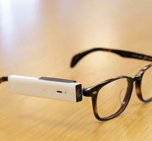 Blincam: Kamera Mungil yang Bisa Memotret Dengan Kedipan Mata 37 blincam 2