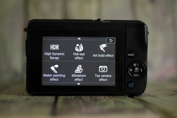 Canon EOS M10 9