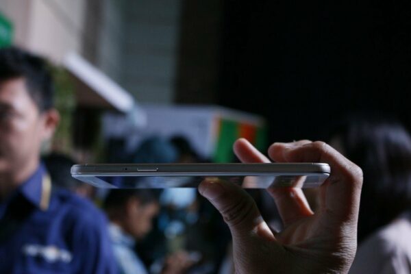 Hands on Oppo F1s 6