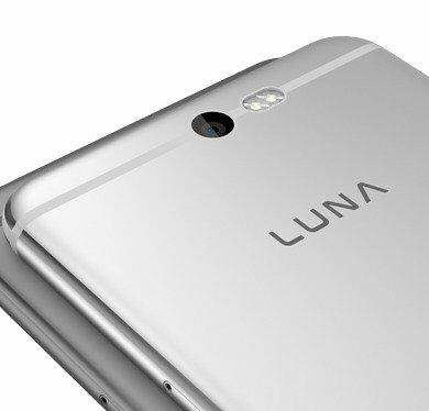 Luna Smartphone 1