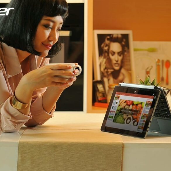 Memiliki Laptop dan Tablet Ternyata Tidak Mahal. Ini Buktinya! 46 One10S1002 lifestyle