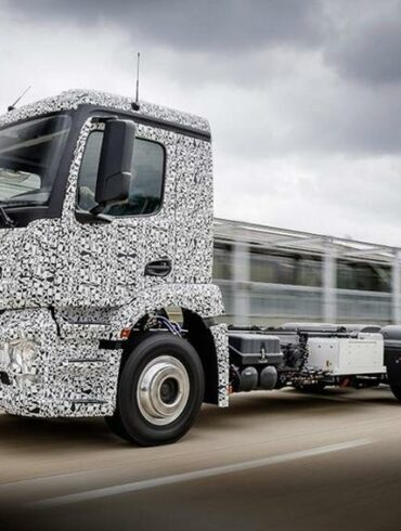 mercedes benz eTruck 2