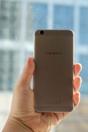 Review Oppo F1s 21 oppo f1s belakang