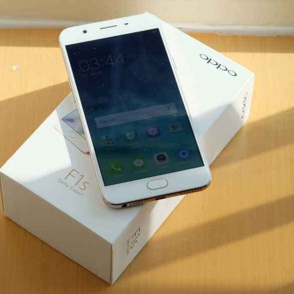 Review Oppo F1s 19 oppo f1s package
