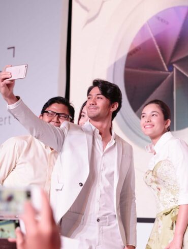 oppo f1s selfie expert with chelsea and reza