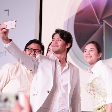 oppo f1s selfie expert with chelsea and reza