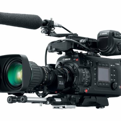 CANON EOS C700 1