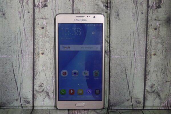 Samsung Galaxy On7 1