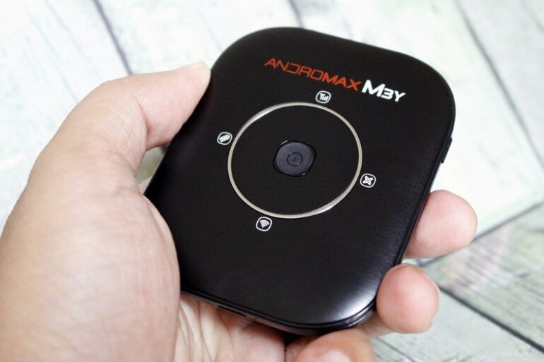 Smartfren Andromax M3Y 4 Smartfren Andromax M3Y 4