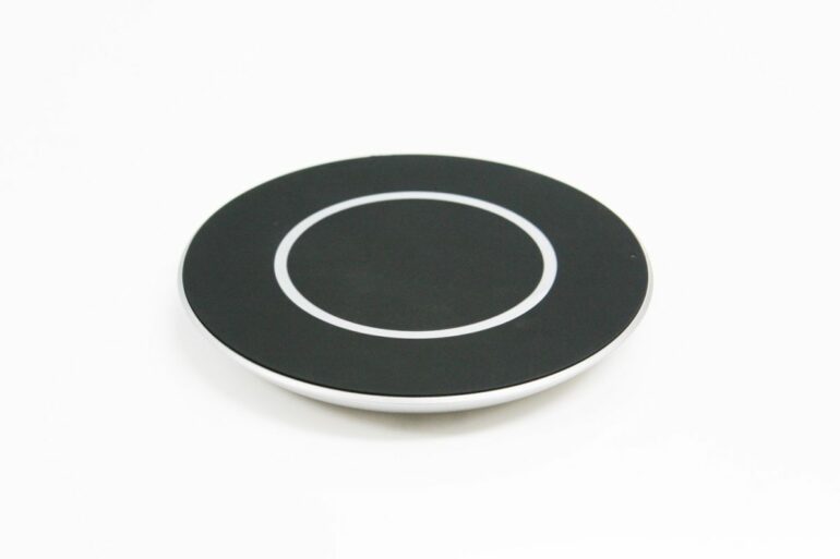 LG Quick Wireless Charging Pad 1