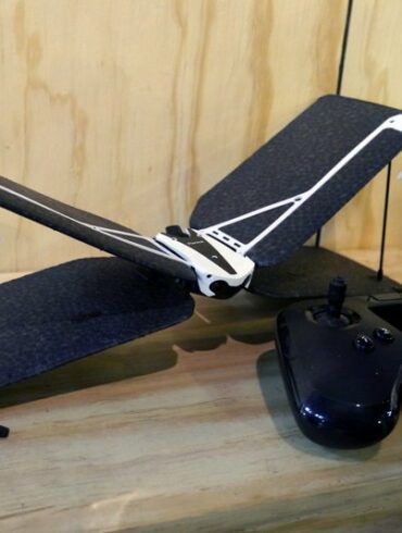 Gandeng GadgetCiti, Parrot Luncurkan Tiga Drone Terbaru di Indonesia 36 Parrot Swing