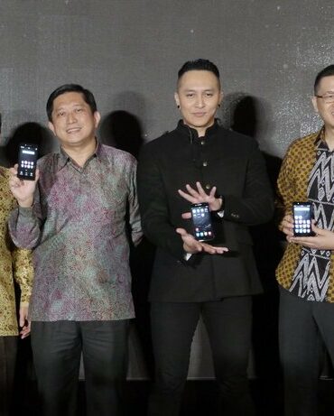 Launching Polytron Prime 7S 8