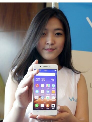 Launching Vivo Y55 3
