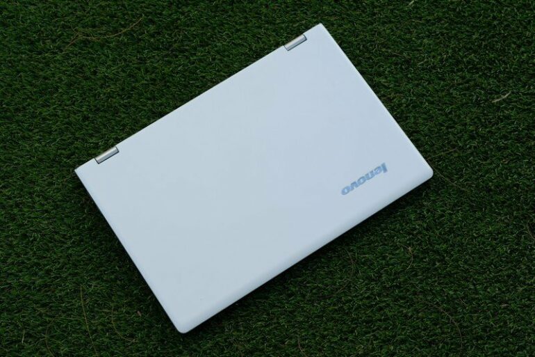 Lenovo Yoga 700 4 Lenovo Yoga 700 4