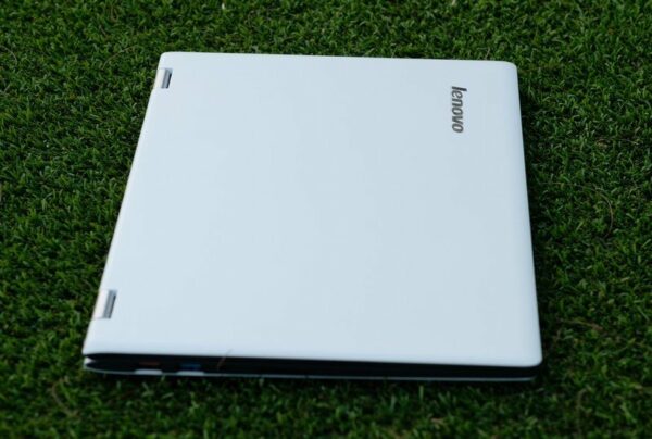 Lenovo Yoga 700 5