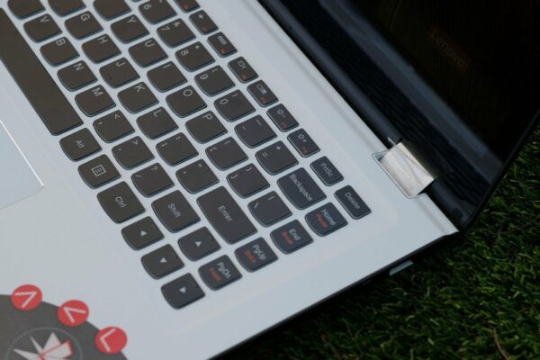 Lenovo Yoga 700 9