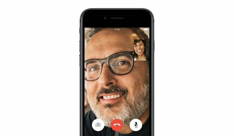 WhatsApp Video Call iPhone