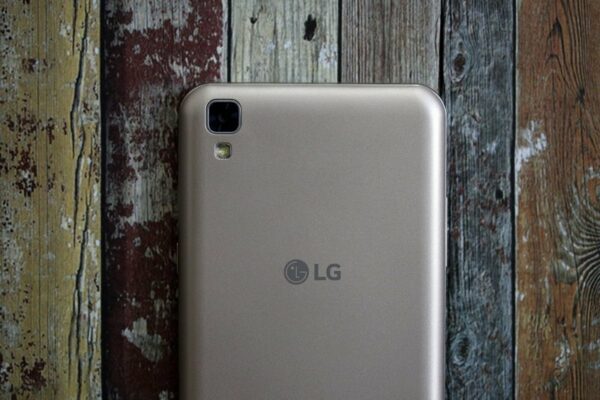 Review LG X Power 27 LG X Power 3