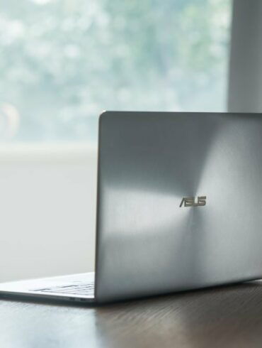 Asus ZenBook 3 Deluxe 6