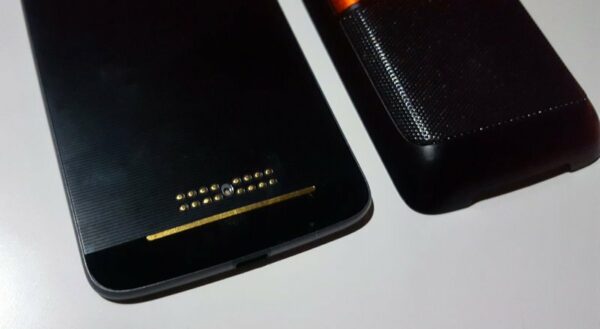 Melihat Lebih Dekat Smartphone Modular Lenovo Moto Z dan Moto Z Play 27 Moto Z dan JBL Soundboost 2