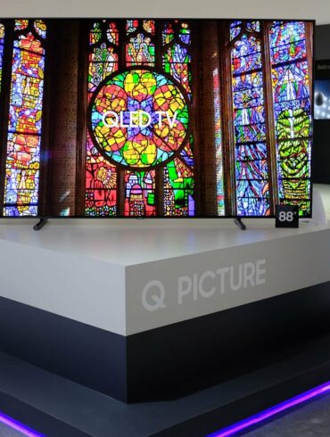 samsung forum 2017 qled tv 88 inch