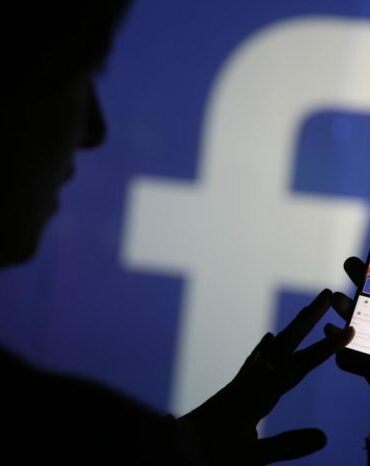 facebook offline video feature 696x466