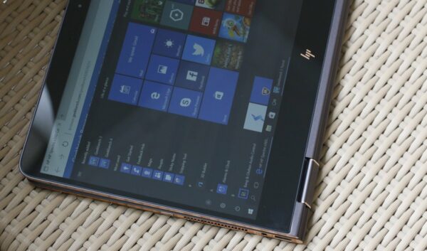 HP Spectre x360 2017 screen outdoor