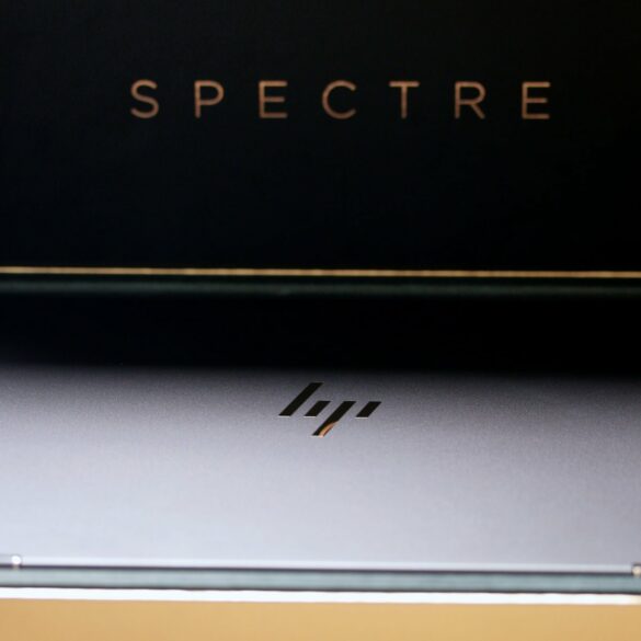 Inilah 5 Hal Canggih yang Membuatmu Ingin Memiliki HP Spectre x360 58 hp spectre x360 2017 in box