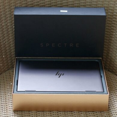 kotak HP Spectre x360 2017 open kotak HP Spectre x360 2017 open
