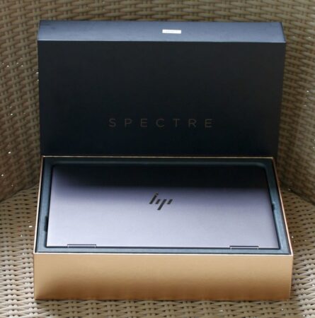 kotak HP Spectre x360 2017 open kotak HP Spectre x360 2017 open