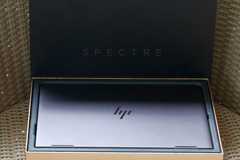 kotak HP Spectre x360 2017 open kotak HP Spectre x360 2017 open
