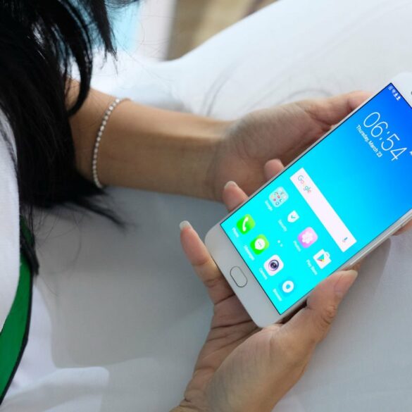 oppo f3 plus digenggam