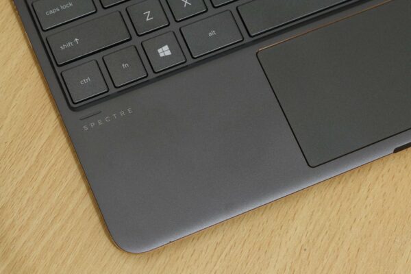 tulisan spectre HP SPectre x360 2017