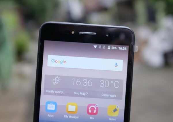 Alcatel Pixi 4 8050D 1