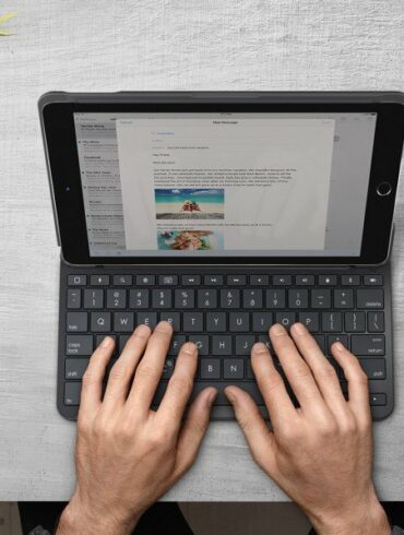 Logitech Slim Folio iPad Keyboard Case 3