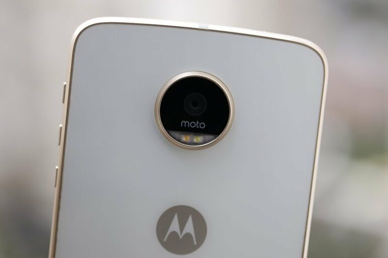Review Lenovo Moto Z Play: Konsep Modular Lebih Terjangkau dengan Baterai Memuaskan 43 Moto Z Play 1