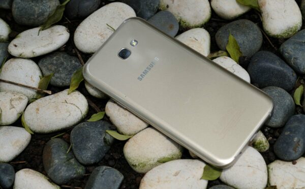 samsung galaxy a7 2017 belakang samsung galaxy a7 2017 belakang