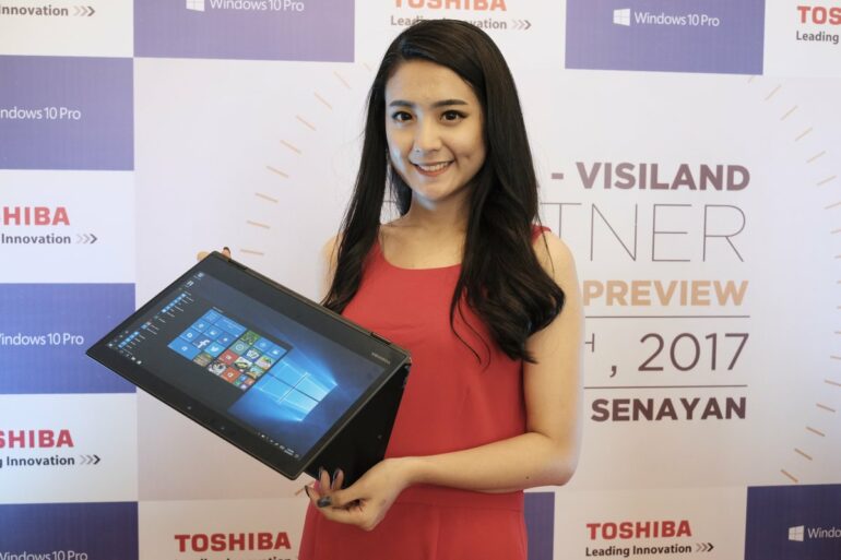 Toshiba Umumkan Portege X20W, Laptop Convertible Kelas Bisnis Tertipis dan Teringan dengan Baterai Hingga 16 Jam 36 toshiba portege X20W 2