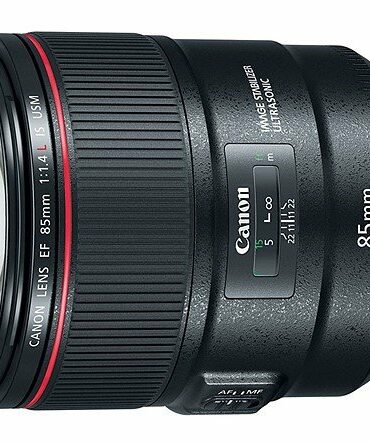 lensa canon ef 85mm angled